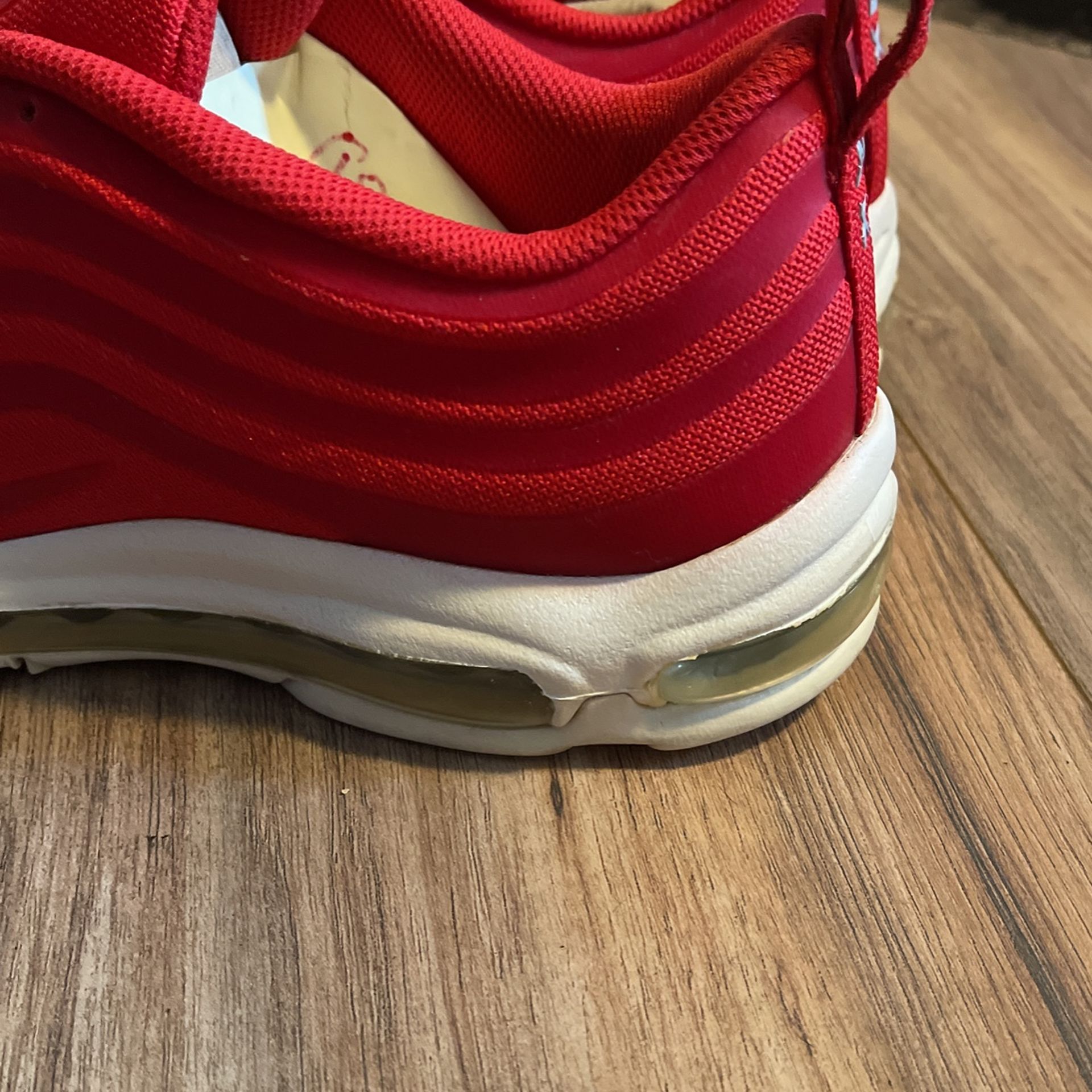 NIKE AIR MAX 97 SZ MINT WORN TWICE WHITE AND RED SZ