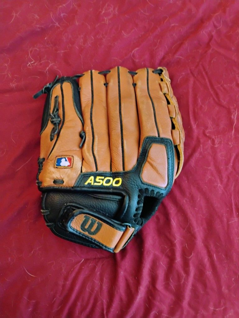 Wilson A500 Baseball Mitt