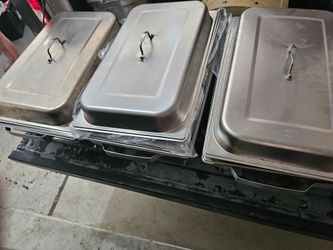 Chafing buffet dishes/food warmers