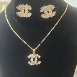 Gold Cc Set...17 To 18 Inches Long Chain.