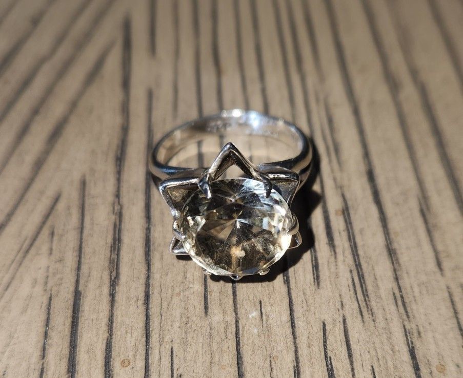 VINTAGE Sterling Silver Ring With Large Cubic Zirconia Size 6