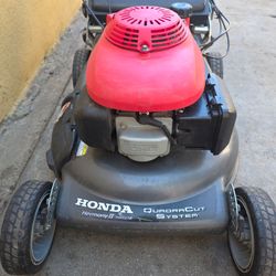 Honda HRR 216 Self-Propelled Lawn Mower Runs Great Máquina con
Transmisión Trabaja bien