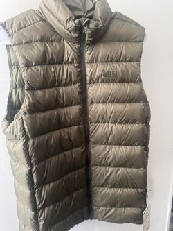 REI Men’s Vest New