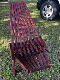 Folding Wooden Slatted Lounge Chair