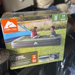 Ozark Trail Full Blow Up Mattress 