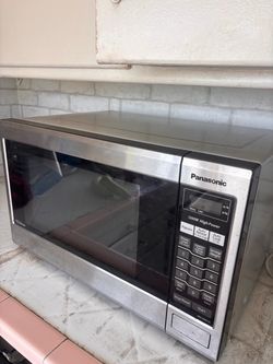 Panasonic Stainless Steel 1200W Microwave – Works Great