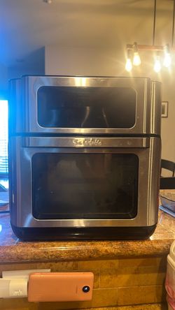 Air fryer sur la table