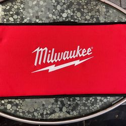 Milwaukee Carrying Case + Charger 