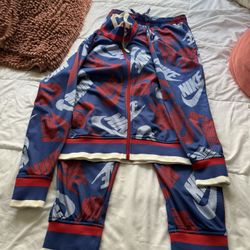 Large Nike Outfit 
