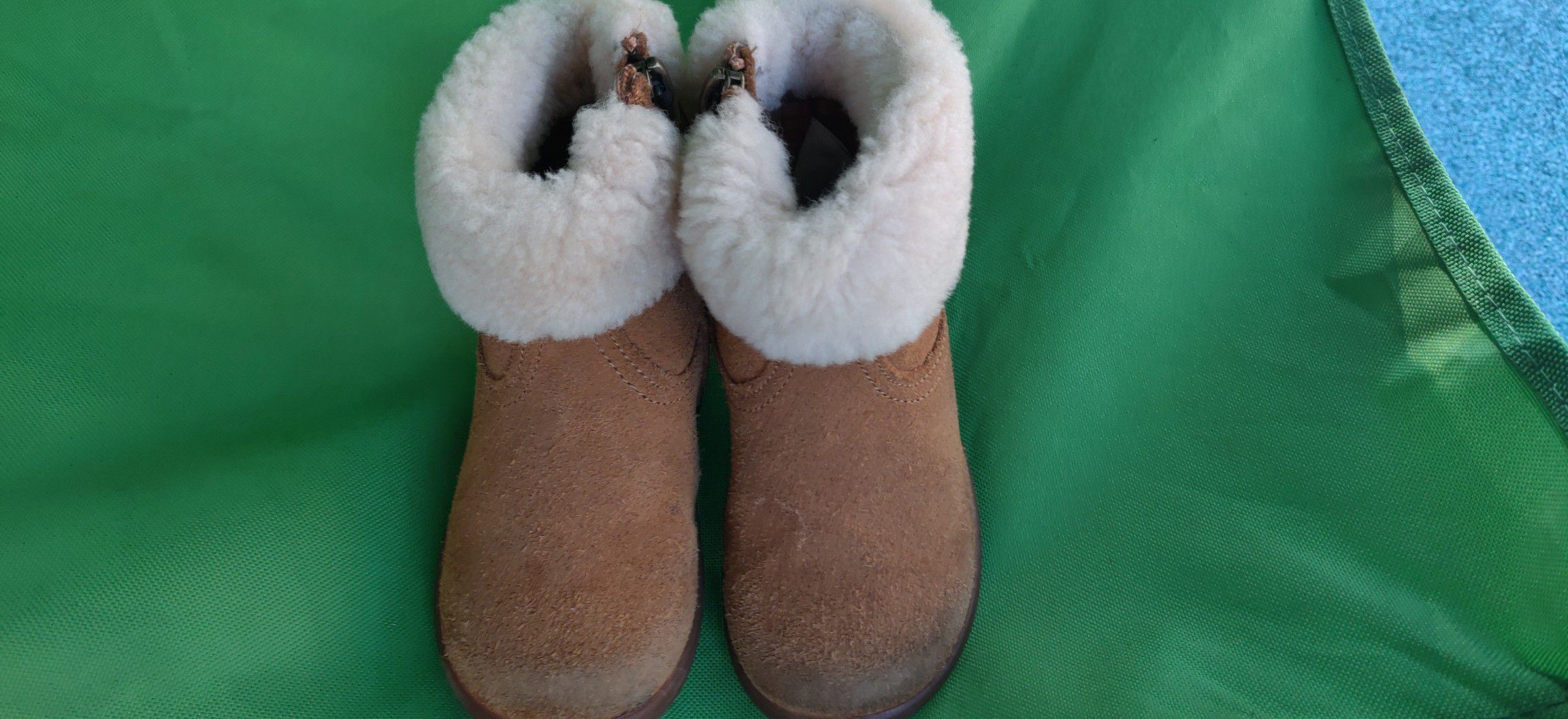 UGGs/ kids clothes/ brand new /used