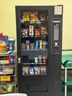 Snack vending machine (credit card ok)