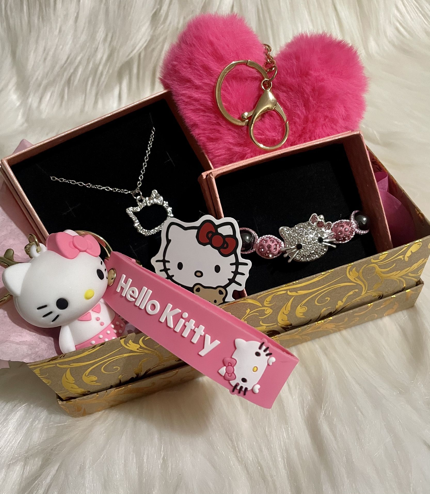 Brand New 5 Piece Hello Kitty Gift Set 