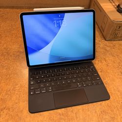 iPad Pro 11” 3rd Gen 256GB + Apple Pencil + Magic Keyboard (Apple) – Bundle