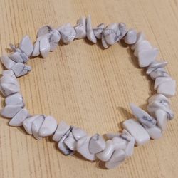 NATURAL HOWLITE STONE BRACELET 