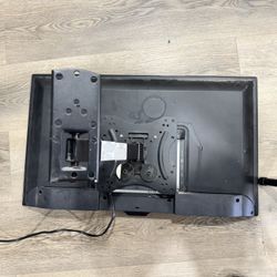 32” Insignia Tv With Wall Mount 