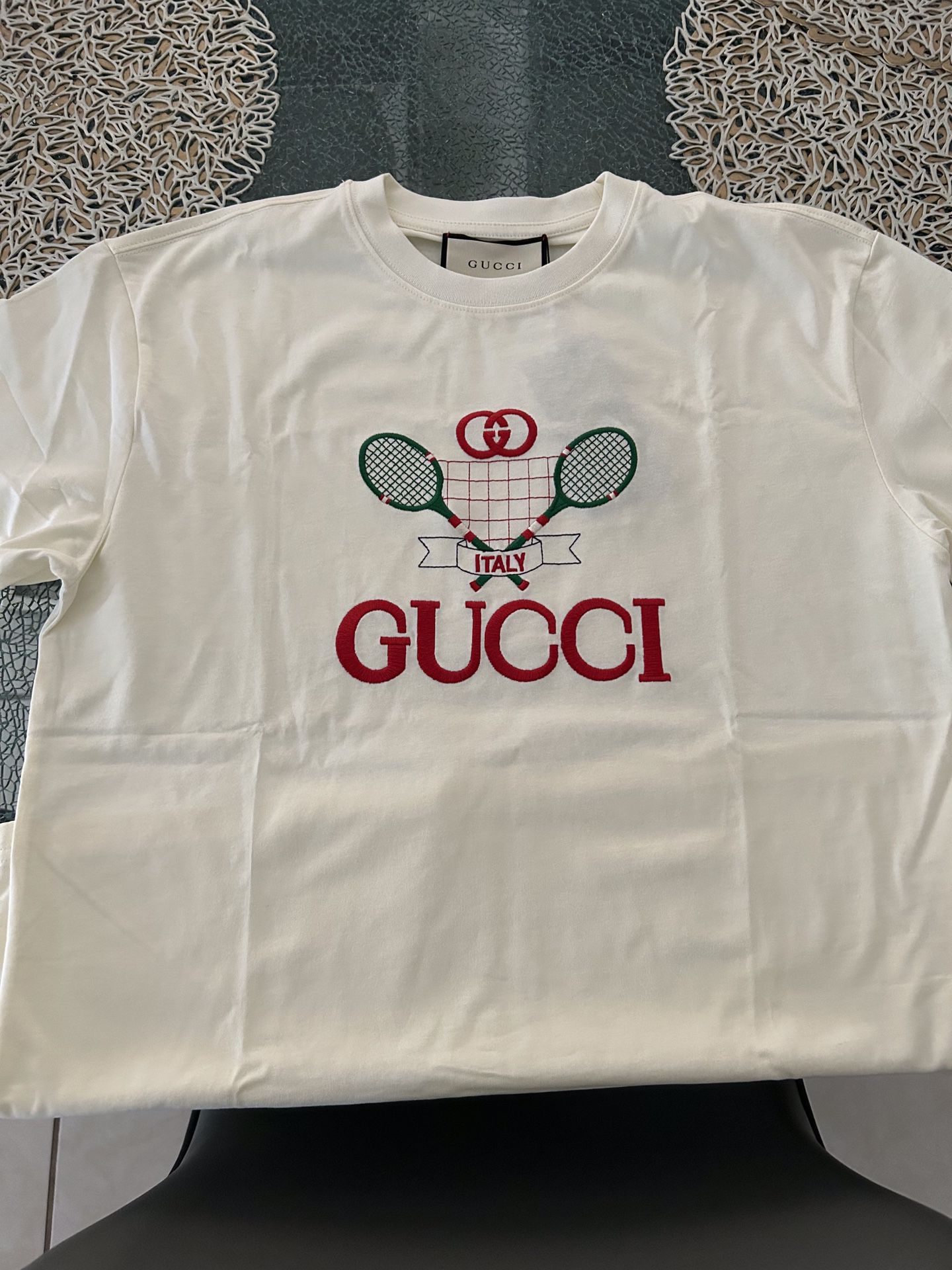Gucci Men Tee T Shirt Medium M White LV Chanel Nike Jordan Polo for Sale in  Miami, FL - OfferUp