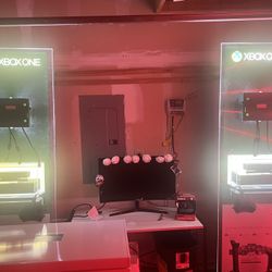 2 Microsoft Xbox One Series 2m Kiosk Console