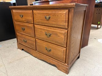 Nutmeg Colonial 6-Drawer Petite Dresser