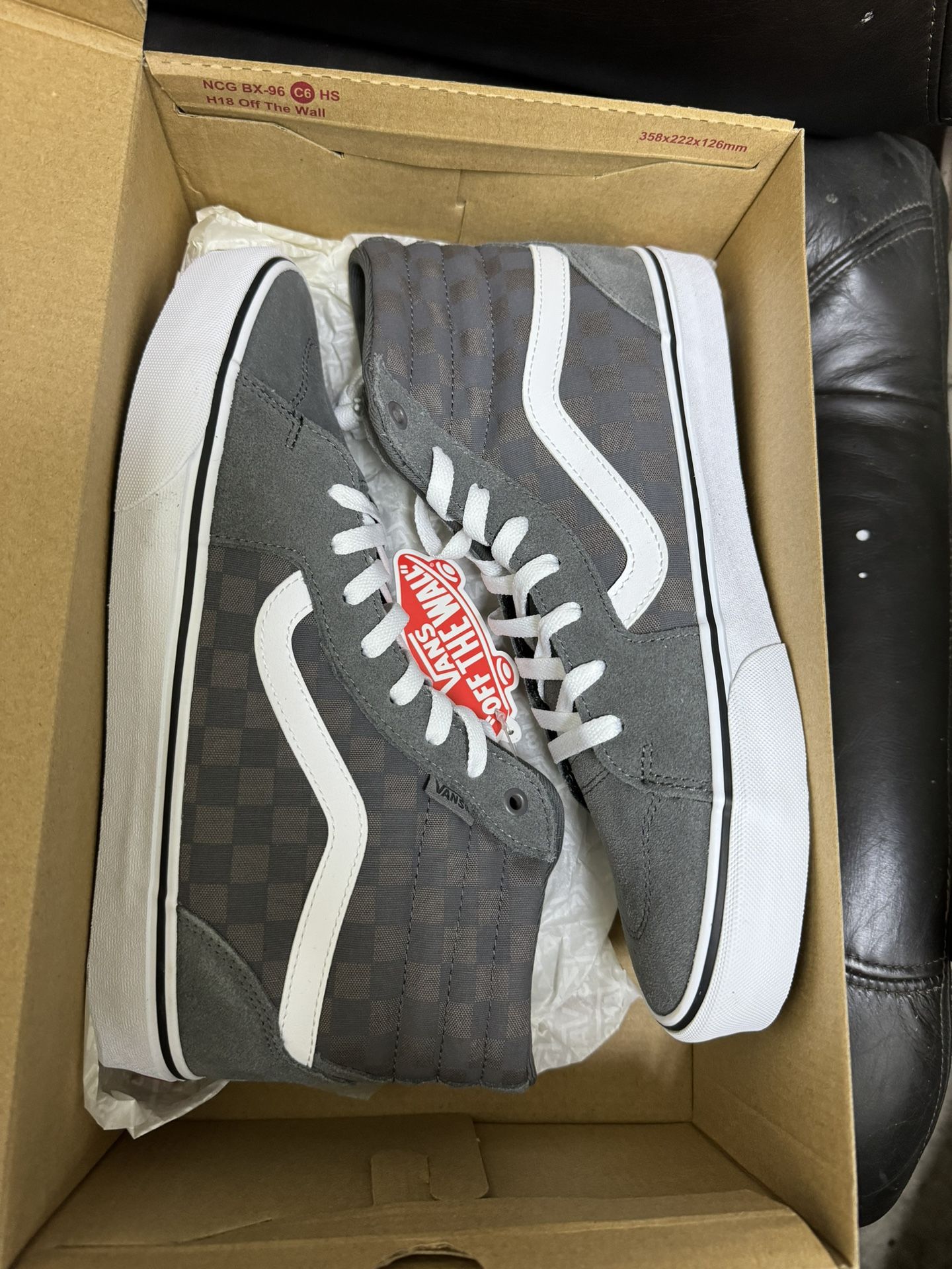 Mens Vans Size 10.5 Brand New