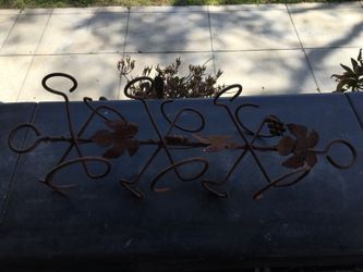 Wine bottle rack