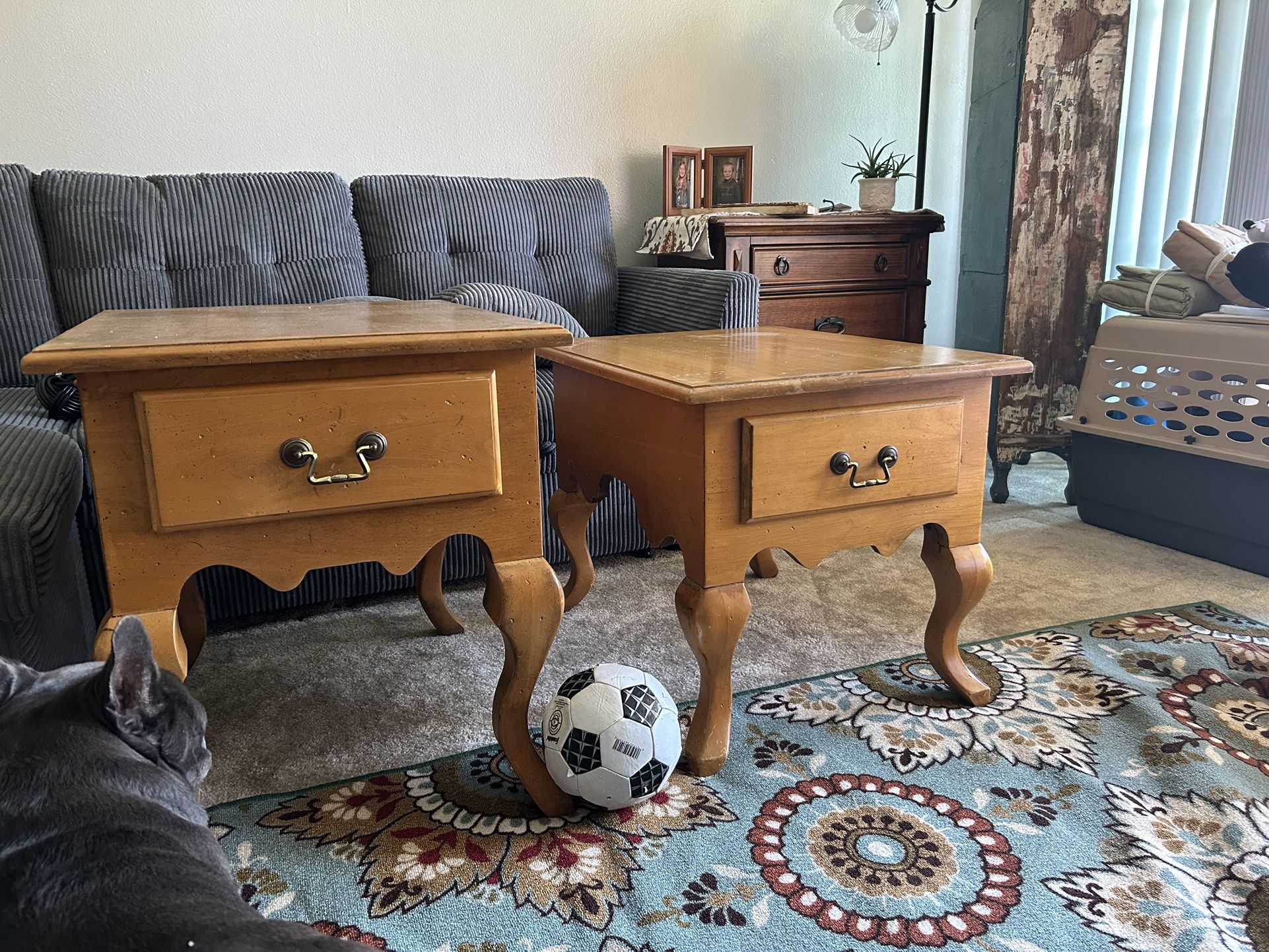 End Tables / Nightstands 