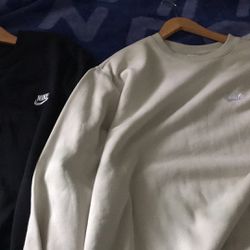 2 Nike mens Sportswear Club Crew Sweatshirts