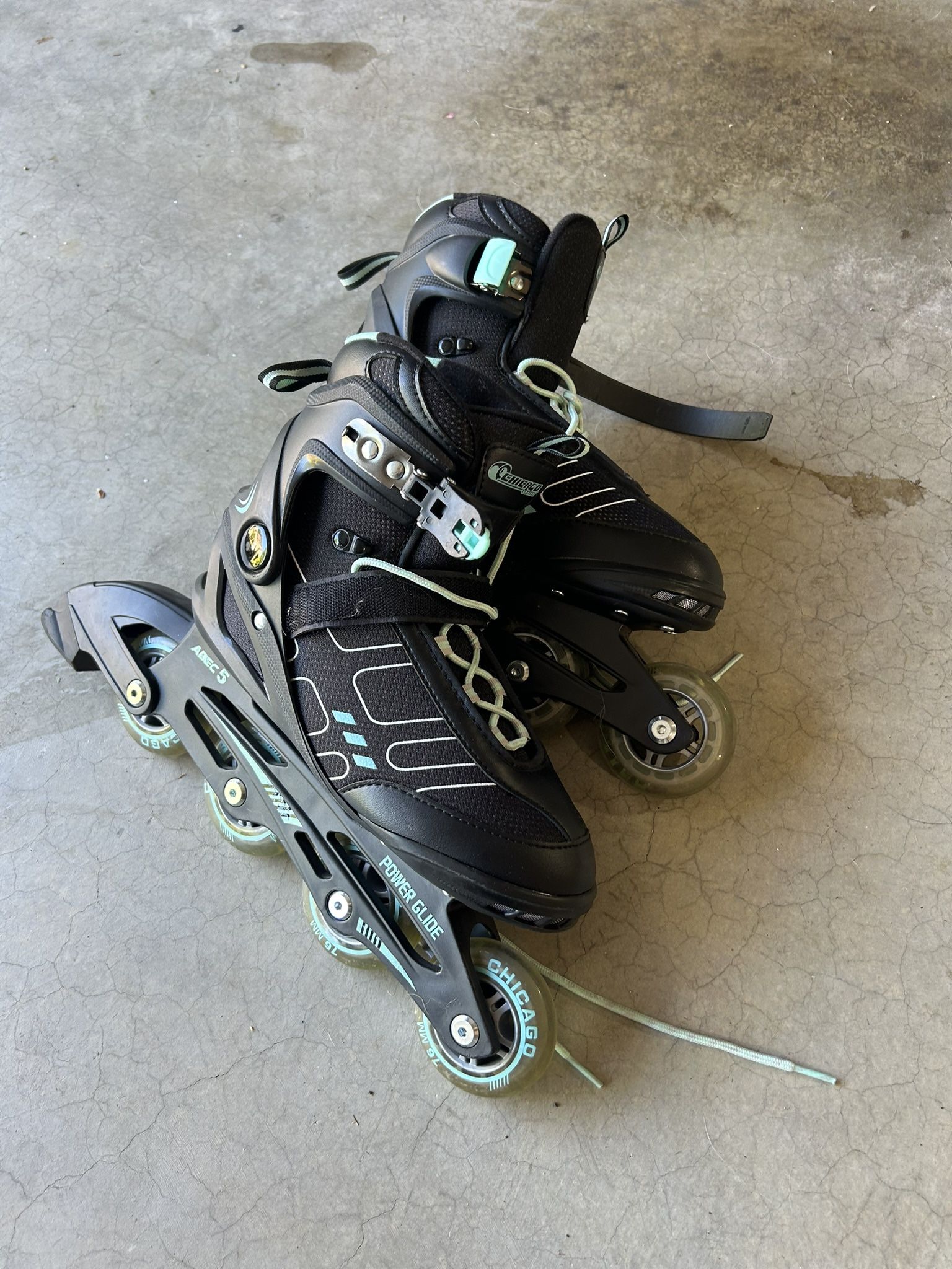 Women's Size 7 Chicago Skates Rollerblades