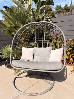 Double Hanging Egg Chair