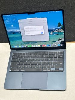 MacBook Air 13 M2 2022 8gb ram /256 gb ssd