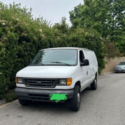 2004 Ford E-250