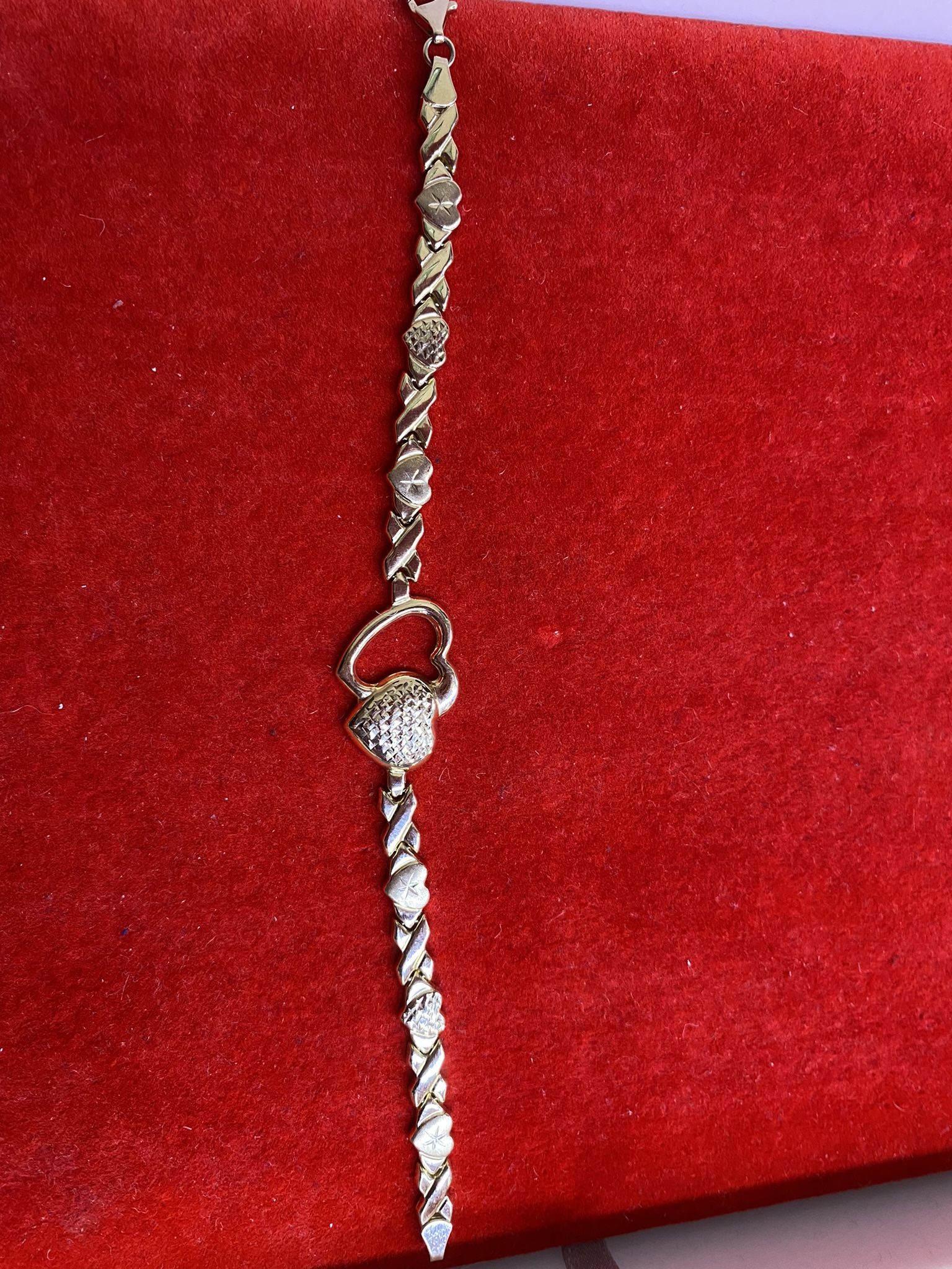 10 KT GOLD BRACELET 