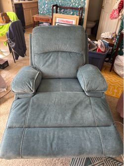 Recliner Seat ( Manual) 7 months old.