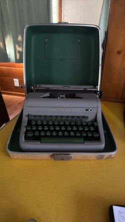 Royal Companion Typewriter