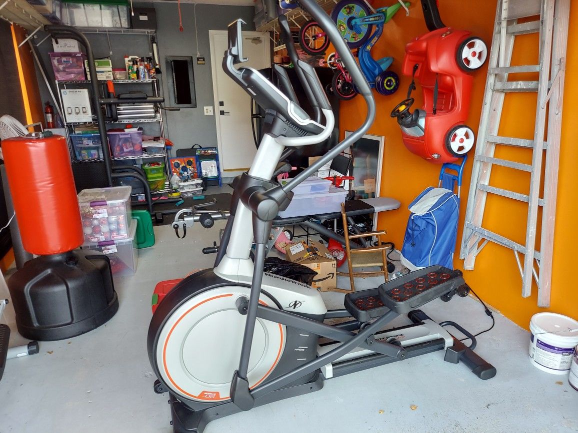 LIKE NEW!! NORDICTRACK ELLIPTICAL + iFit ENABLED!! LIKE NEW!!