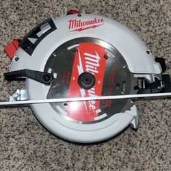 M18 18v Lithium-Ion Brushless Cordless 7-1/4 In. Circular Saw