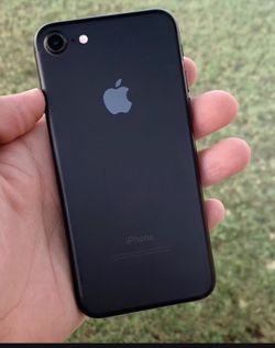 LIKE NEW IPHONE 7 FACTORY UNLOCKED 32GB