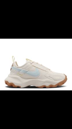Nike TC 7900