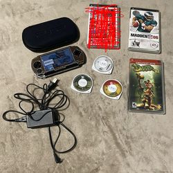 Playstation Portable // with 2 games