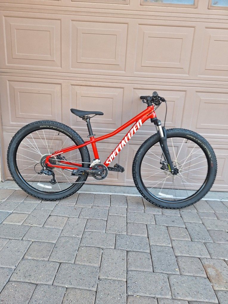 SPECIALIZED ROCKHOPPER SPORT 27.5 INCH MOUNTAIN BIKE LIKE NEW ( EXTRA SMALL) CHECK MY OTHER BIKES
