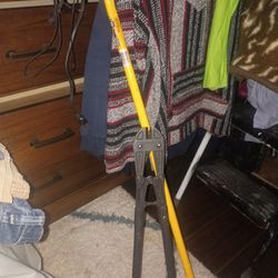 42 in new pry bar and bolt cutters