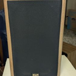 KLH AV33 Speakers 