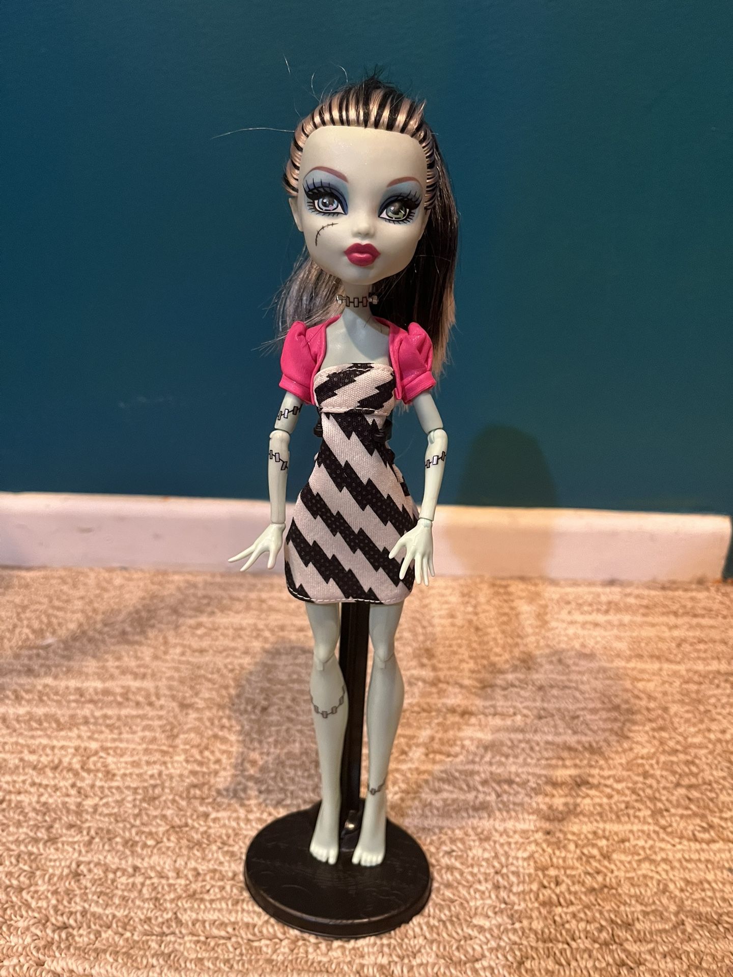 Monster High Girl With Pink Jacket