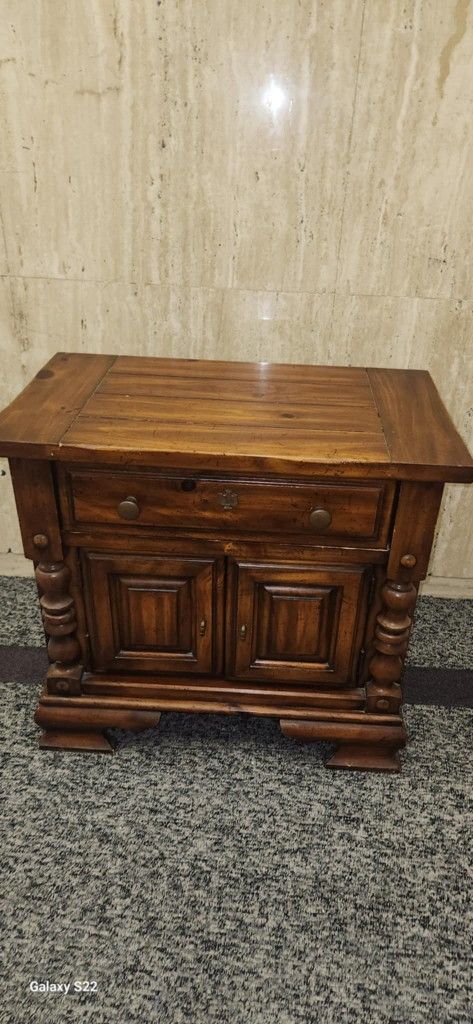 Vintage American of Martinsville Brown Walnut Mid Century Dresser Vintage American of Martinsville Brown Walnut Mid Century Dresser