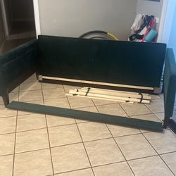 Emerald green couch bed size Full