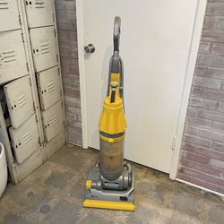 Dyson DC 07 Vacuum Cleaner