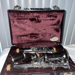Armstrong 4001 Clarinet W/case