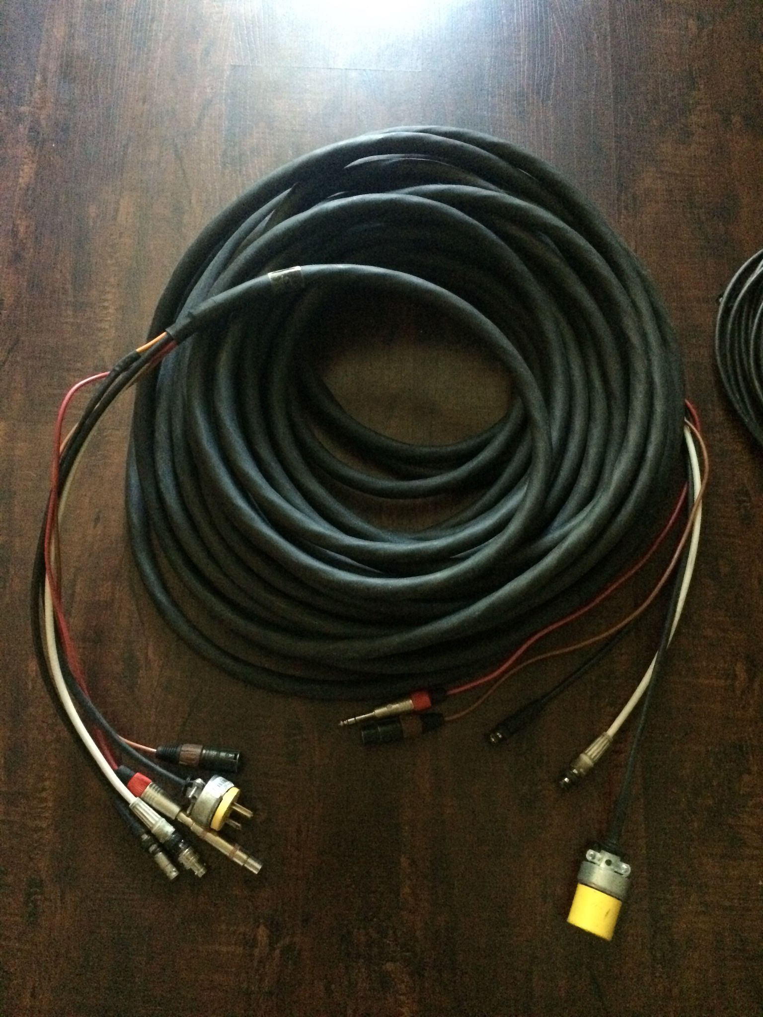 Custom HD-SDI Snake cable With Sound And Power