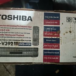 Toshiba DVD/CD/VCD & VCR Combination Player