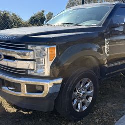 2017 FORD F-250 SUPER DUTY LARIAT 