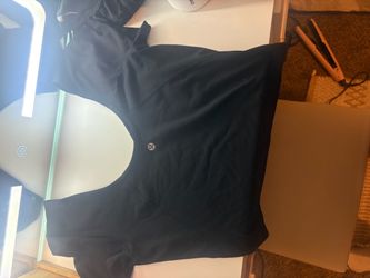 Lululemon Black crop v neck